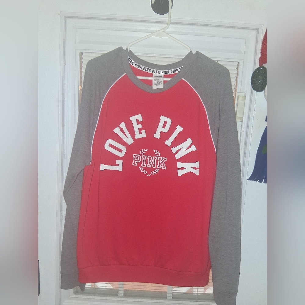 Victorias Secret Red and Gray Long Sleeve  "Love Pink" Logo  Sweatshirt Large - Picture 5 of 5